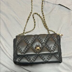 Luxurious Black Quilted Crossbody Bag with Gold Chain